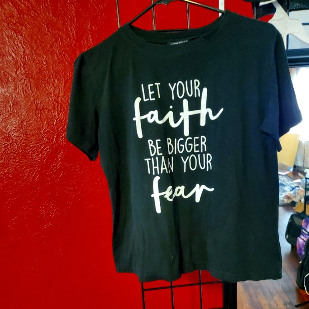 Tee shirt